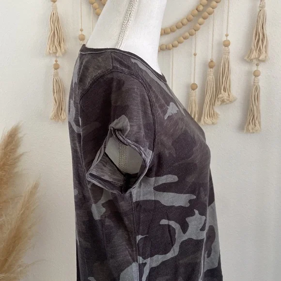 Free People FREE WITH ANY PURCHASE camo tee shirt sleeve camouflage top medium - Picture 10 of 14